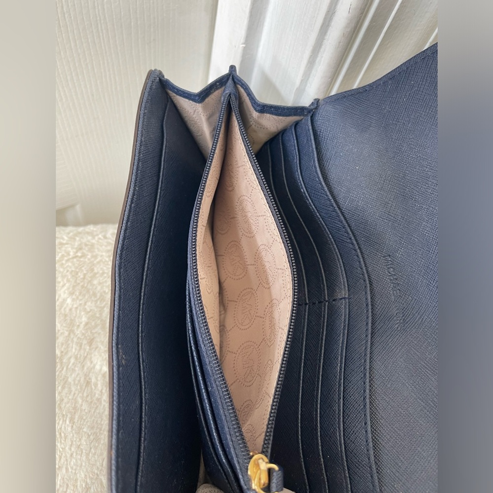 Michael Kors Navy Blue Wallet EUC - Picture 7 of 9